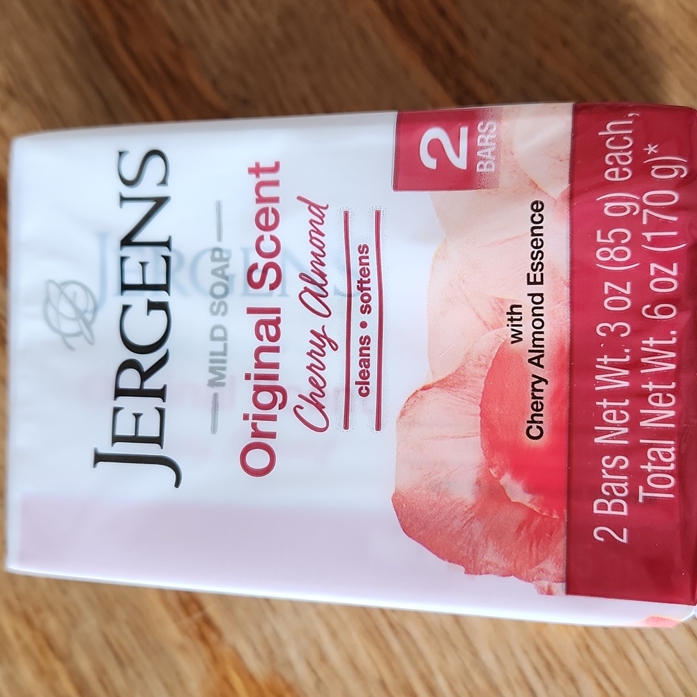 Jergens Moisturizing Hand Wash & Bar Soap Original Cherry Almond Essence‎ - Picture 8 of 10